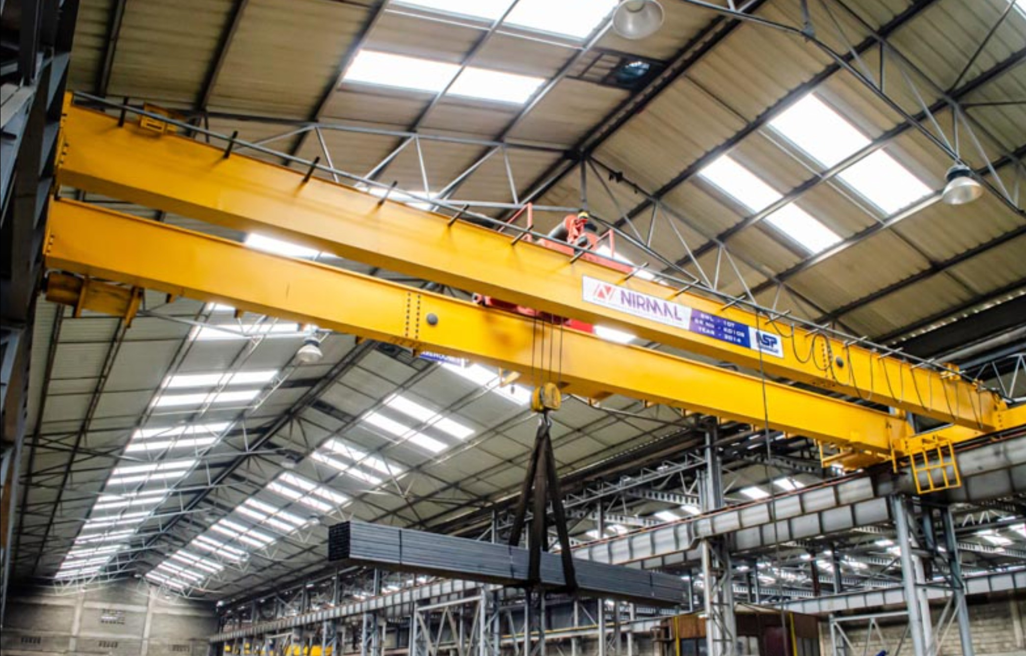 Choosing the Right Overhead Crane: Key Considerations for Industrial Success